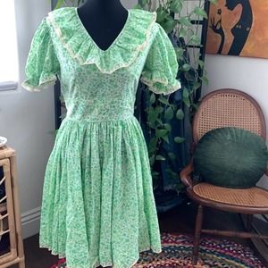 Vintage 50s Handmade Shamrock Green Floral Poof Sleeve Knee Length Dress - S/M
